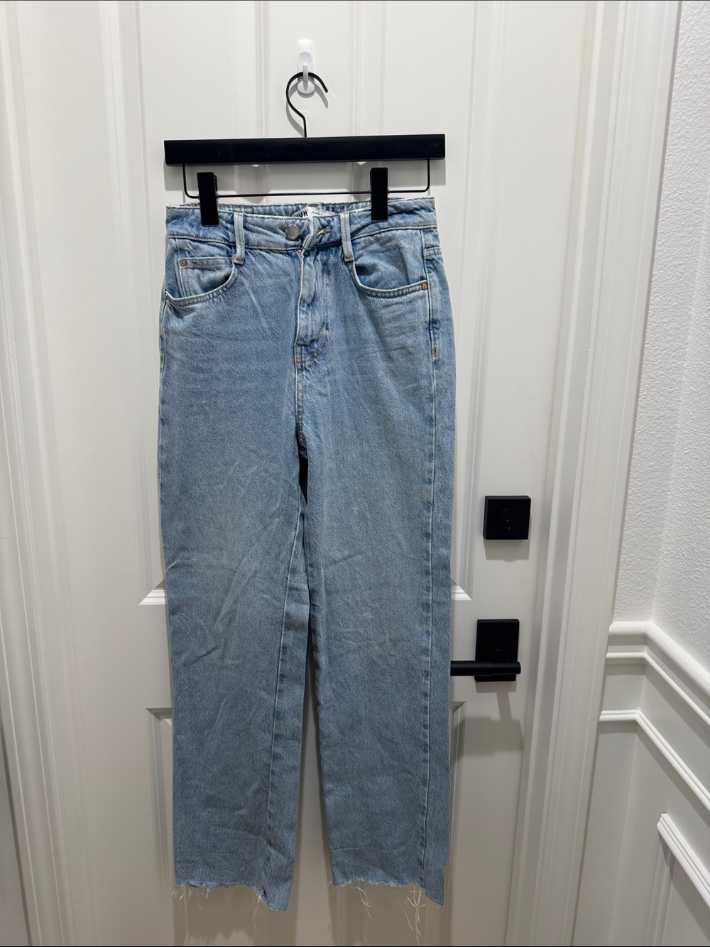Zara Light Blue Straight Leg Women’s Jeans